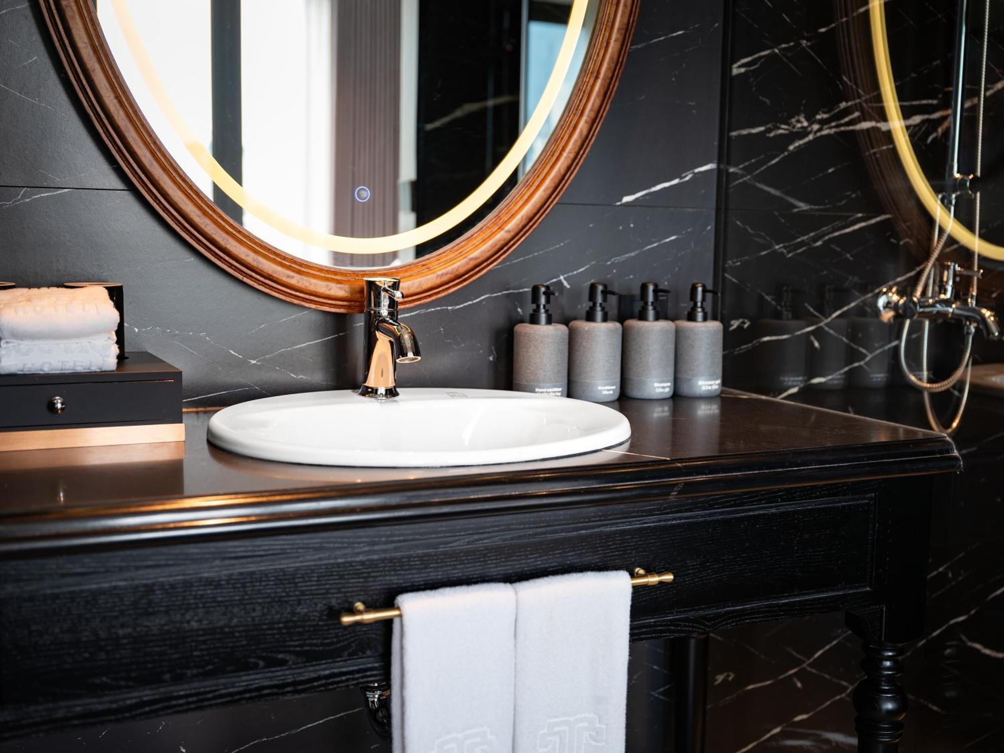 T Boutique Hotel Hanoi Bagian luar foto